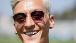 Mesut Özil'in yeni tarzı