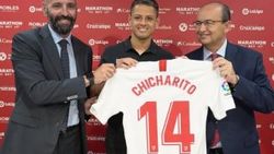 Chicharito, Sevilla'da