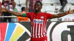Samuel Eto'o aktif futbol hayatına nokta koydu