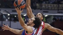 Anadolu Efes, Yunanistan'da farklı kazandı