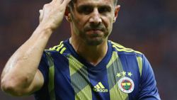 Emre Belözoğlu: Hayretle karşılıyorum