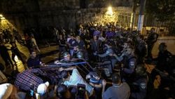 Mescid-i Aksa'da yine İsrail zulmü