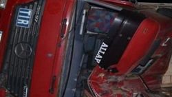 Kütahya'da asit yüklü tır devrildi
