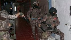 Polis uyuşturucu satıcılarına göz açtırmadı