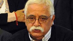 Levent Kırca: Dizi oyuncularını sokaktan topluyorlar