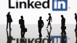 LinkedIn rekor fiyata satıldı