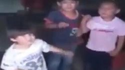 Lübnan askerinden Suriyeli çocuklara korkunç şaka