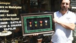 Dedelerinin İstiklal madalyalarını satıyorlar