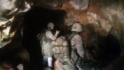 Mehmetçik PKK mağarasını dümdüz etti
