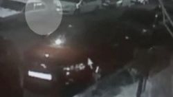 Hırsızın hızı görenleri hayrete düşürdü İZLE
