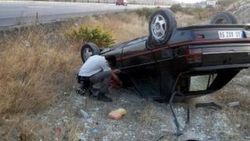 Köpeğe çarpmamak için kaza yaptı: 2 yaralı
