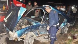 Manisa'da bir otomobil 2 araçla çarpıştı: 1 ölü