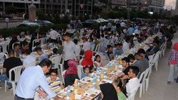 Mardin'de Suriyelilere İyilik Sofrası iftarı