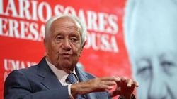 Portekiz Eski Cumhurbaşkanı Soares öldü