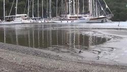 Marmaris'te deniz suyu çekildi