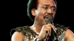 Maurice White öldü