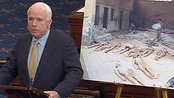 McCain işkence fotoğraflarıyla Obama'ya yüklendi