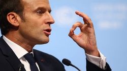 Macron, Hariri'yi ailesiyle birlikte Fransa'ya davet etti