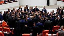 Meclis'te vekiller arasında gerginlik