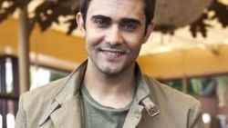 Melih Selçuk film setinde belini kırdı