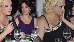 Meltem Cumbul Ayta Sözeri'nin gözyaşlarını böyle sildi