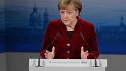 Merkel'den Çipras'a davet