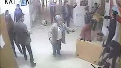 Mersin'de okulu basan veli ortalığı savaş alanına çevirdi