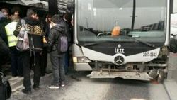 Avcılar-Zincirlikuyu seferini yapan metrobüs kaza yaptı