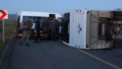 Şanlıurfa'da askerleri taşıyan midibüs devrildi: 1 şehit