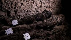Mısır'da 17 bozulmamış mumya bulundu