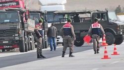 Adana'da durdurulan TIR'larla ilgili 2 asker gözaltında