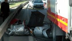 Motosikletten düşen hamile kadın hayatını kaybetti - izle