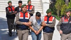 İzinsiz kazı yapanları seçmen kağıdı ele verdi