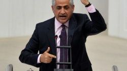 CHP'li vekil Meclis kürsüsünden 1 Mayıs marşı dinletti
