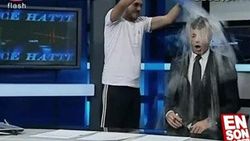 Flash TV sunucusu canlı yayında ALS için meydan okudu