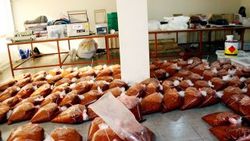 İzmir'de 5,5 ton kaçak nargile tütünü ele geçirildi