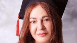 Nazan Öncel 57 yaşında üniversiteyi bitirdi