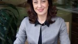 Nesrin Ulema: Vekillik de yaparım paraşütle de atlarım