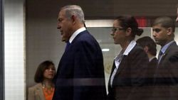 Netanyahu tuvalete 20 korumayla gitti