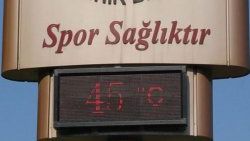 Adana'da termometre 45'i gösterdi