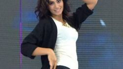 Bu Tarz Benim'de Nur Bozar'dan oryantyal dansı