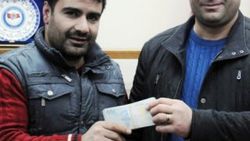 Yolda 3. kez para bulan Iğdırlı parayı yine teslim etti