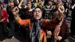 Doğu Türkistan'da namaz ve başörtüsü yasaklanıyor