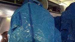 Uçakta panik: Bende Ebola var