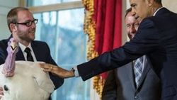 Obama Şükran Günü hindilerinin canını bağışladı