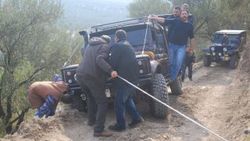 Balıkesir'de zeytin tarlası off road parkuruna çevrildi