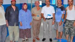 Fedakar öğretmenler tatil döneminde okul boyadı