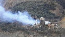 Artvin'de bir köyde çıkan yangında 20 ev kül oldu
