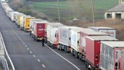 İran Türk tırlarına akaryakıt farkında geri adım attı