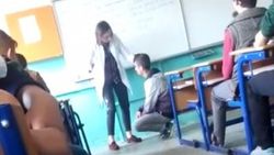 Kadın öğretmenden öğrenciye sınıfta şiddet